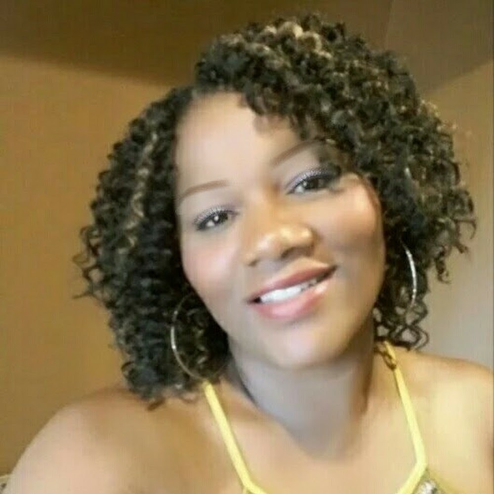 Meet your Posher, Dominique